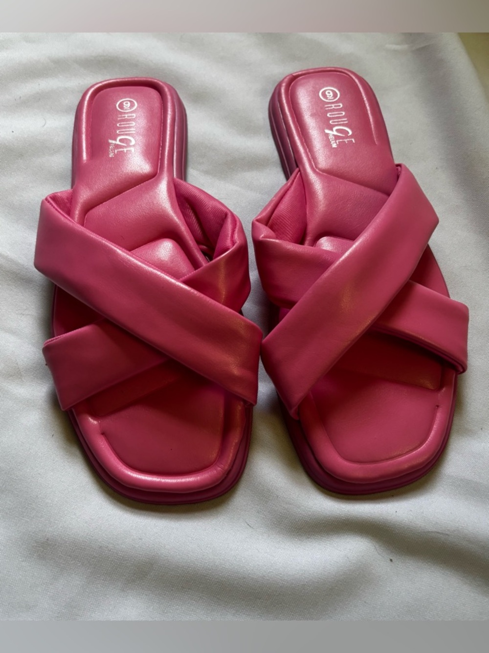 Rouge Helium Women’s Puff Flip Flops in Bubblegum Pink Sz 9